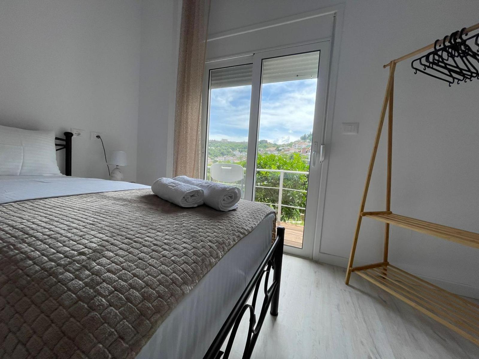 Ilvi Guesthouse Gjirokaster Exterior photo