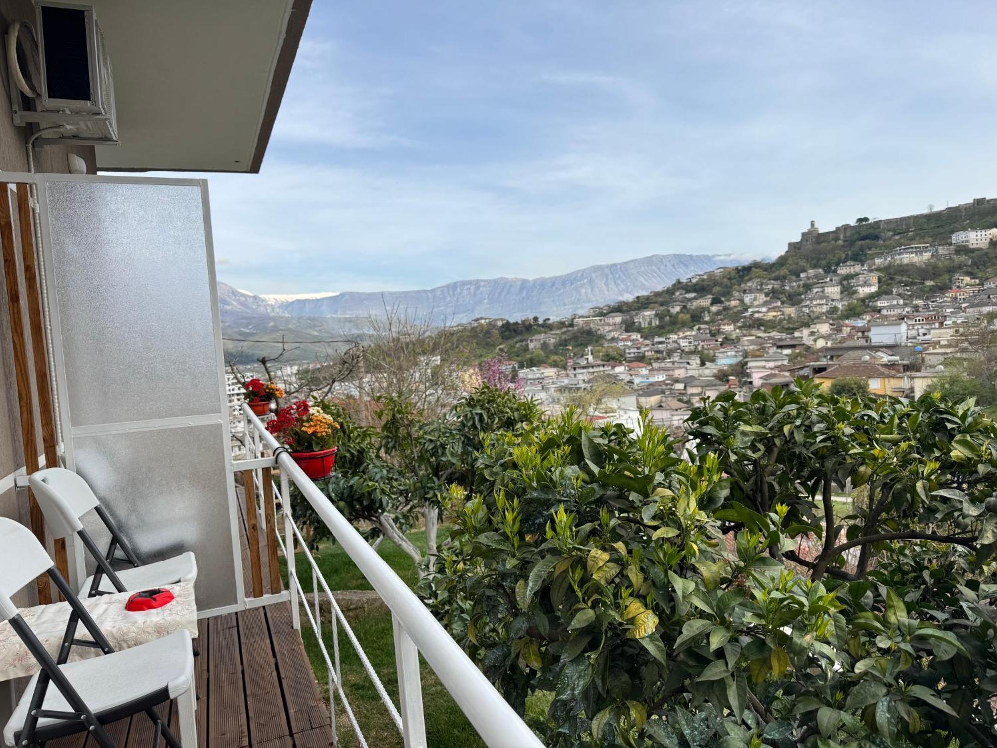 Ilvi Guesthouse Gjirokaster Exterior photo